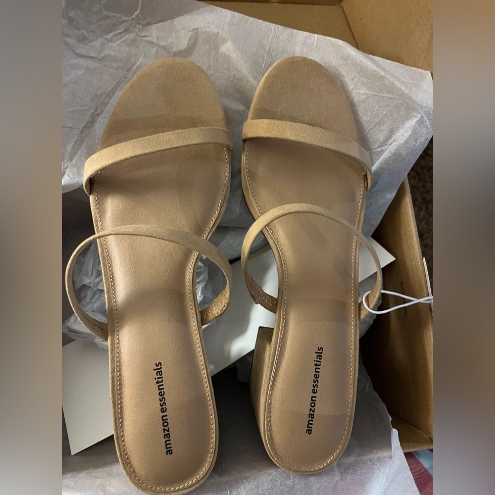 Amazon Essentials Two-Strap Block Heel Sandals – Tan – Size 11 NEW - Picture 2 of 4